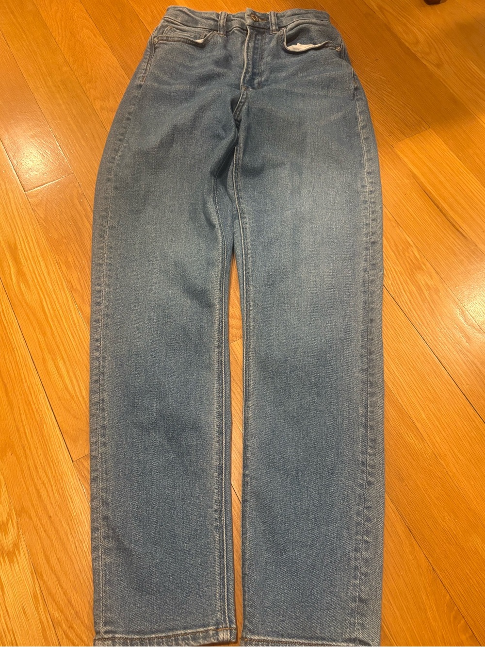 American Eagle Outfitters Straight-Leg Jeans in Medium Blue Wash - Picture 1 of 5
